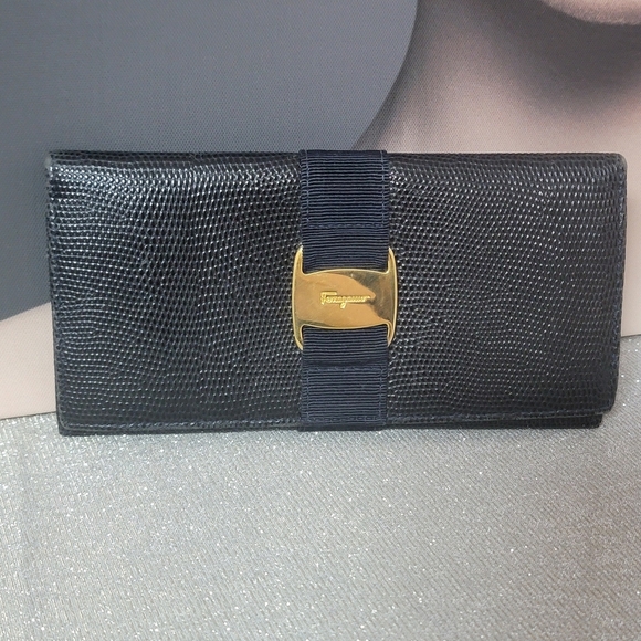 Salvatore Ferragamo Wallet Vera Navy - Picture 1 of 6